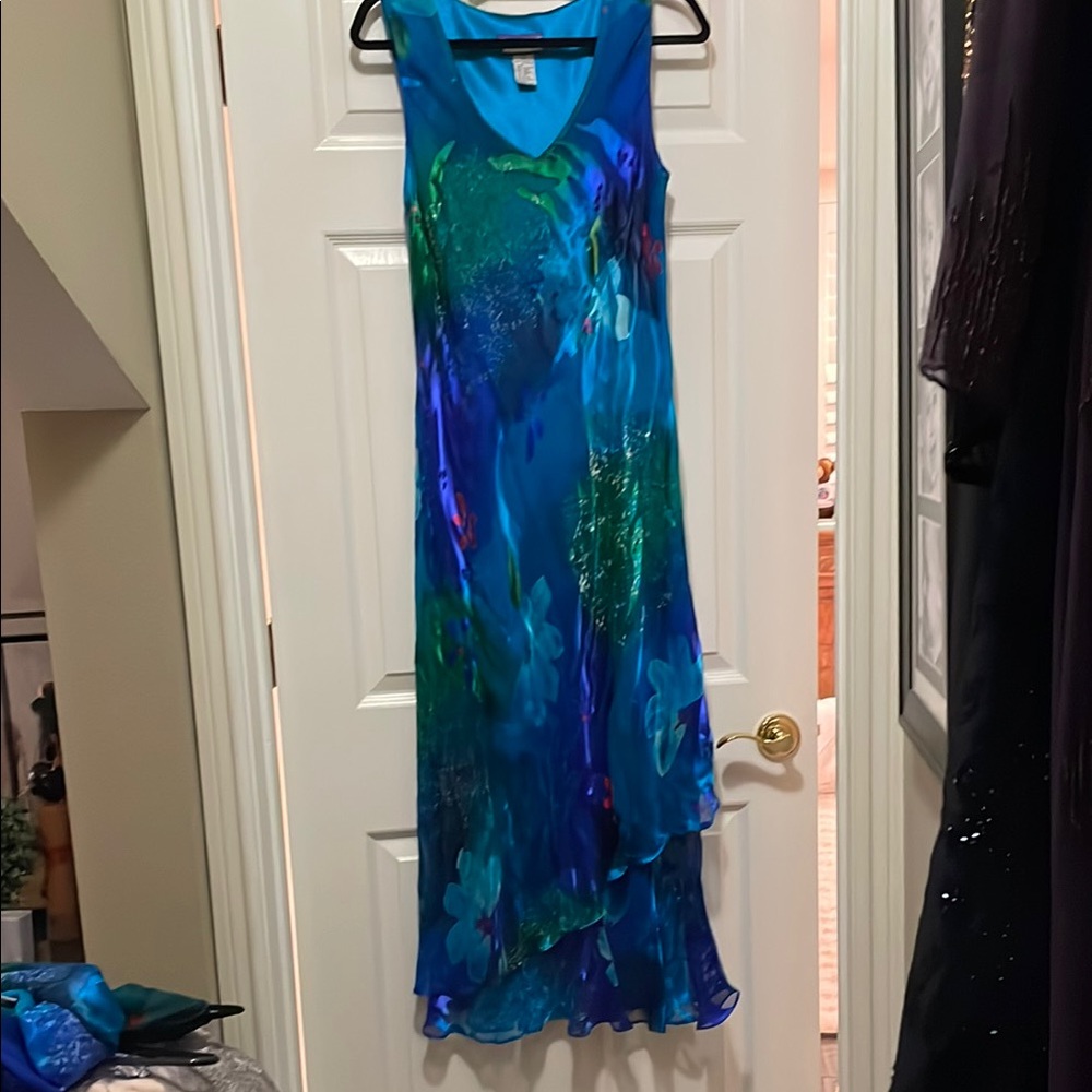 Elegant Blue and Green Sleeveless Dress